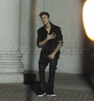 07.06 | Justin Bieber nos bastidores do clipe de As Long As You Love Me