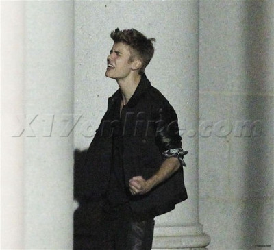 07.06 | Justin Bieber nos bastidores do clipe de As Long As You Love Me