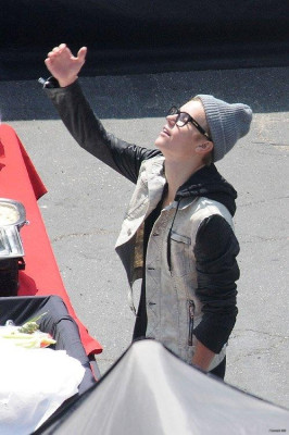 07.06 | Justin Bieber nos bastidores do clipe de As Long As You Love Me