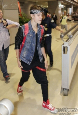 07.08 | Justin Bieber chegando no Japão