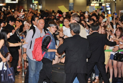 07.08 | Justin Bieber chegando no Japão