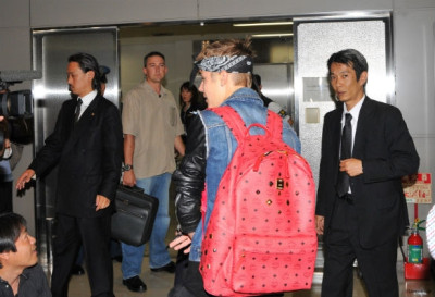 07.08 | Justin Bieber chegando no Japão