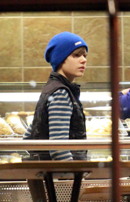 17.04 | Justin Bieber chegando no aeroporto em Toronto