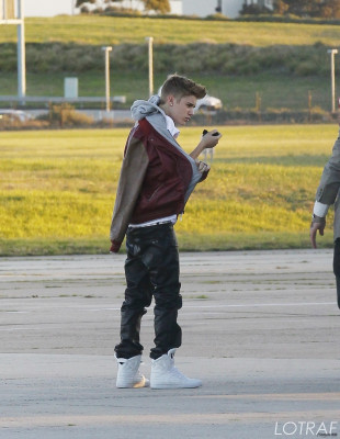 16.07 | Justin Bieber embarcando de Melbourne