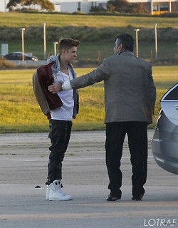 16.07 | Justin Bieber embarcando de Melbourne