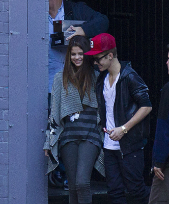 17.07 | Justin Bieber e Selena Gomez fazendo compras na Austrália