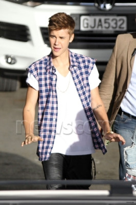 19.07 | Justin Bieber deixando seu hotel na Nova Zelândia