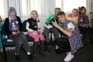 19.07 | Justin Bieber visitando hospital na Nova Zelândia