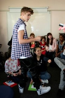 19.07 | Justin Bieber visitando hospital na Nova Zelândia