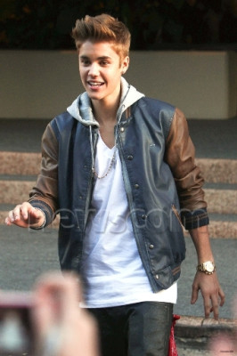 20.07 | Justin Bieber deixando o hotel Langham Hotel