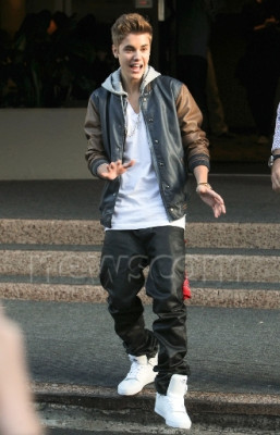 20.07 | Justin Bieber deixando o hotel Langham Hotel