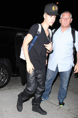 24.07 | Justin Bieber no aeroporto LAX, em Los Angeles