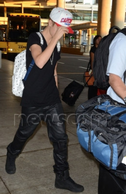 24.07 | Justin Bieber no aeroporto de Toronto, no Canadá