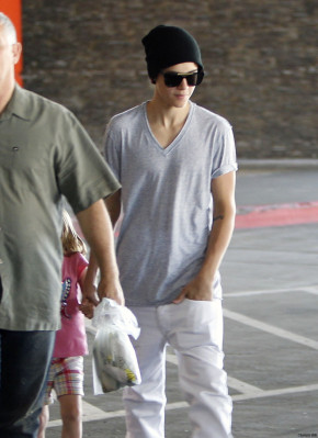 26.07 | Justin Bieber passeando em Los Angeles
