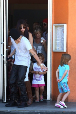 27.07 | Justin Bieber deixando restaurante em Los Angeles