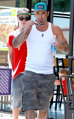 28.07 | Justin Bieber deixando restaurante em Los Angeles