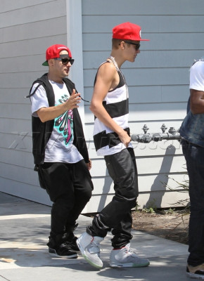 31.07 | Justin Bieber indo para restaurante em Los Angeles