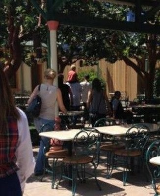 08.04 | Justin Bieber Disney com Scooter Braun e família