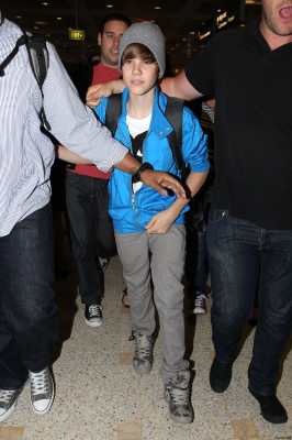 24.04 | Justin Bieber chegando no aeroporto em Sidney