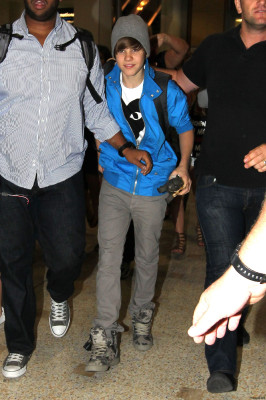 24.04 | Justin Bieber chegando no aeroporto em Sidney