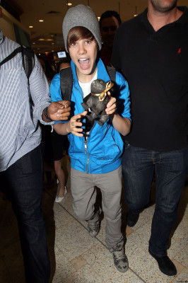 24.04 | Justin Bieber chegando no aeroporto em Sidney