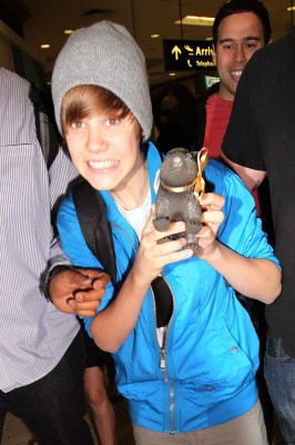 24.04 | Justin Bieber chegando no aeroporto em Sidney