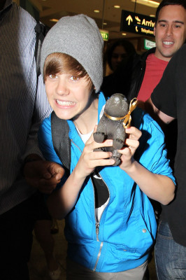 24.04 | Justin Bieber chegando no aeroporto em Sidney