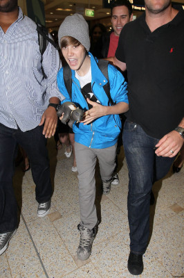 24.04 | Justin Bieber chegando no aeroporto em Sidney