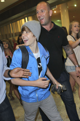 24.04 | Justin Bieber chegando no aeroporto em Sidney
