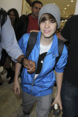 24.04 | Justin Bieber chegando no aeroporto em Sidney