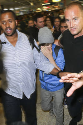 24.04 | Justin Bieber chegando no aeroporto em Sidney
