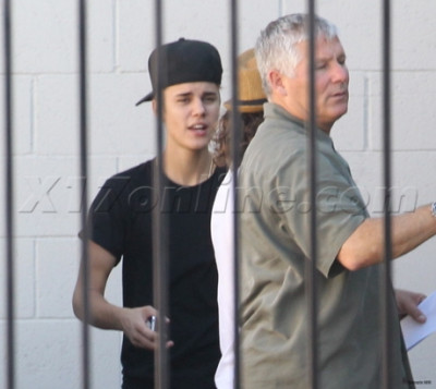 08.10 | Justin Bieber deixando ensaios para a Believe Tour