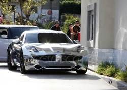 04.06 | Justin Bieber com Selena Gomez no Chick Fil A em Los Angeles