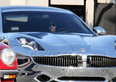 04.06 | Justin Bieber com Selena Gomez no Chick Fil A em Los Angeles