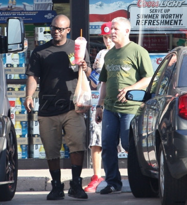 08.11 | Justin Bieber fazendo compras em Los Angeles
