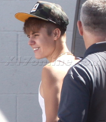 14.08 | Justin Bieber deixando ensaios da Believe Tour