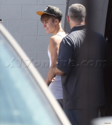 14.08 | Justin Bieber deixando ensaios da Believe Tour
