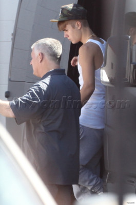 14.08 | Justin Bieber deixando ensaios da Believe Tour