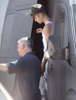 14.08 | Justin Bieber deixando ensaios da Believe Tour