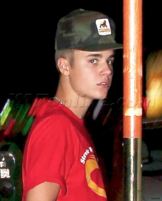 14.08 | Justin Bieber deixando Cafe Bar em Los Angeles