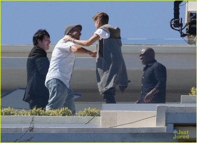 27.08 | Justin Bieber em uma reunião com L.A. Reid