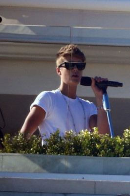 27.08 | Justin Bieber em uma reunião com L.A. Reid