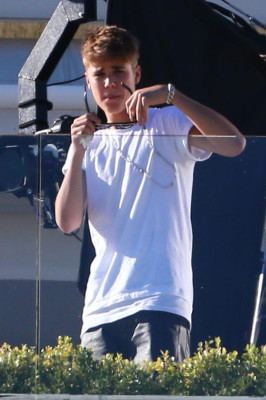 27.08 | Justin Bieber em uma reunião com L.A. Reid