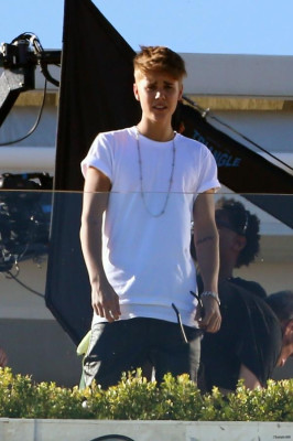 27.08 | Justin Bieber em uma reunião com L.A. Reid