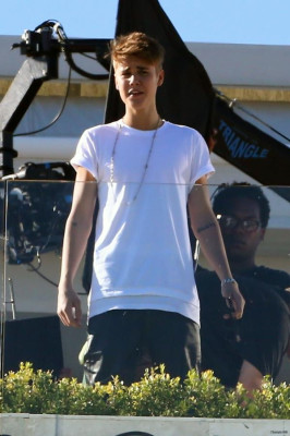 27.08 | Justin Bieber em uma reunião com L.A. Reid