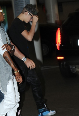 26.08 | Justin Bieber deixando o The Cheesecake Factory