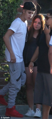 28.08 | Justin Bieber deixando o ensaio para a Believe Tour