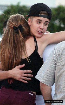 28.08 | Justin Bieber deixando o ensaio para a Believe Tour