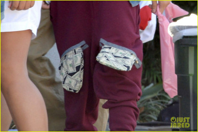 09.01 | Justin Bieber deixando ensaios para a Believe Tour