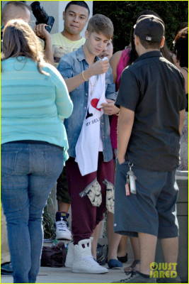 09.01 | Justin Bieber deixando ensaios para a Believe Tour